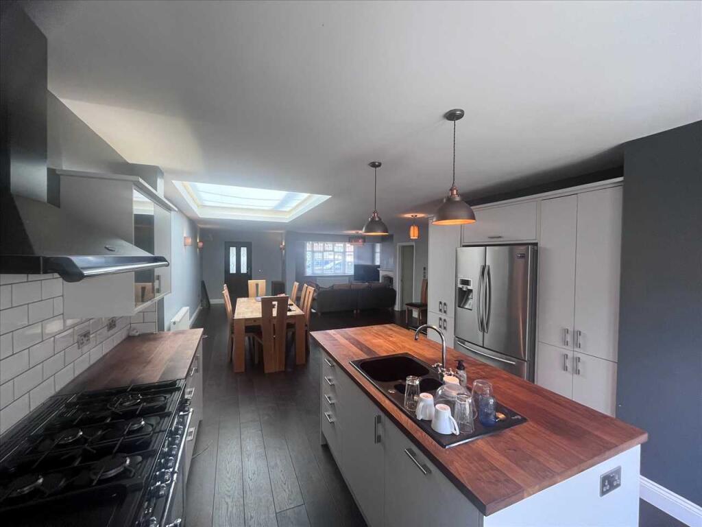 House in Southend-on-Sea - View 4