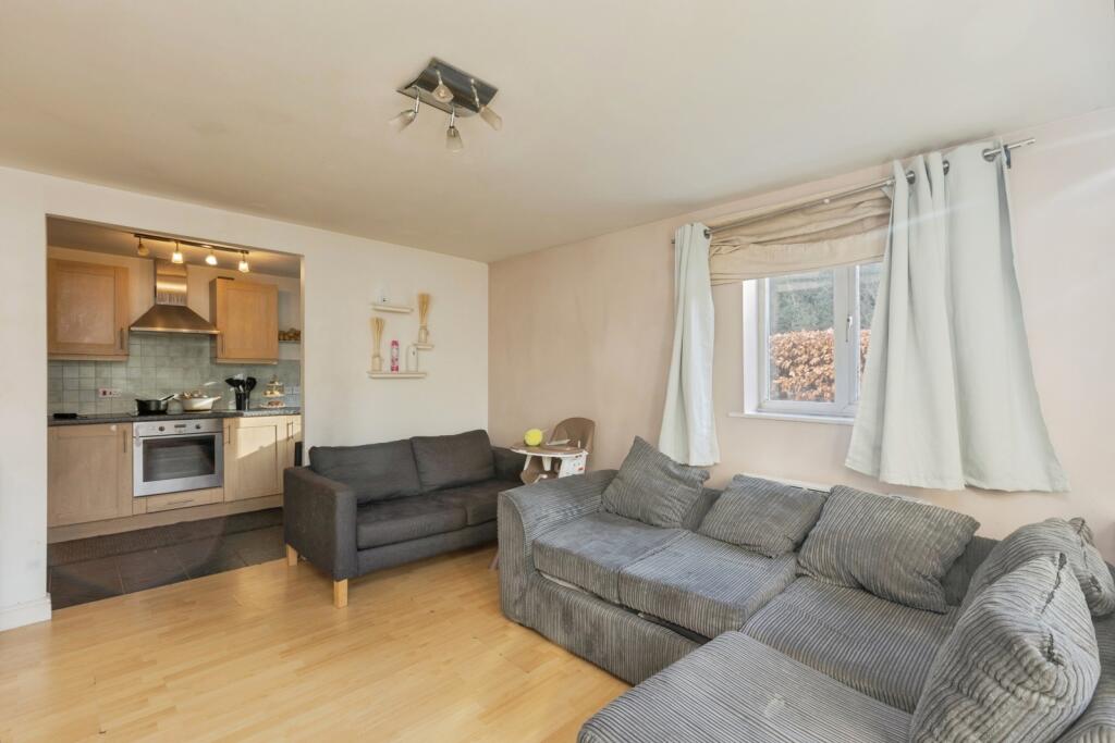 Apartment in Gravesham, Northfleet - View 3