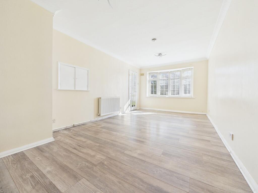 House in Newport - View 2