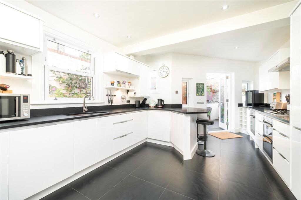 House in London - View 3