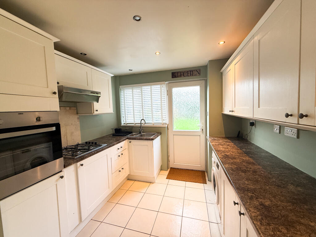 Beaufort Close, Fairwater, Cwmbran, Torfaen photo 4