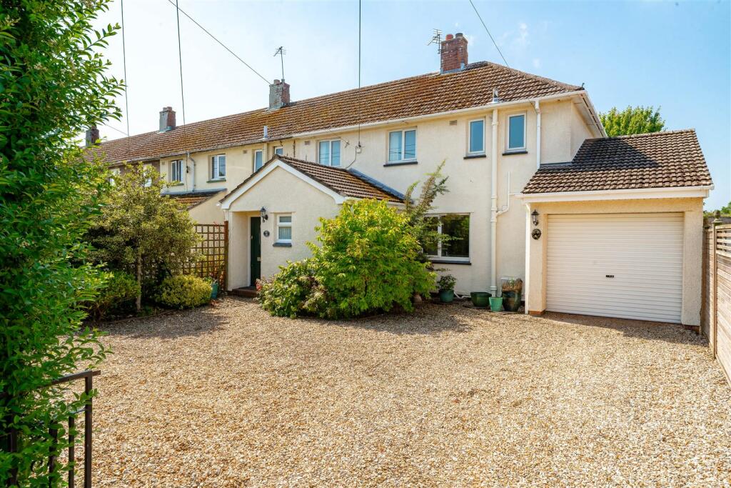 Main image of property: Extended family home, situated within a quiet cul-de-sac in central Yatton