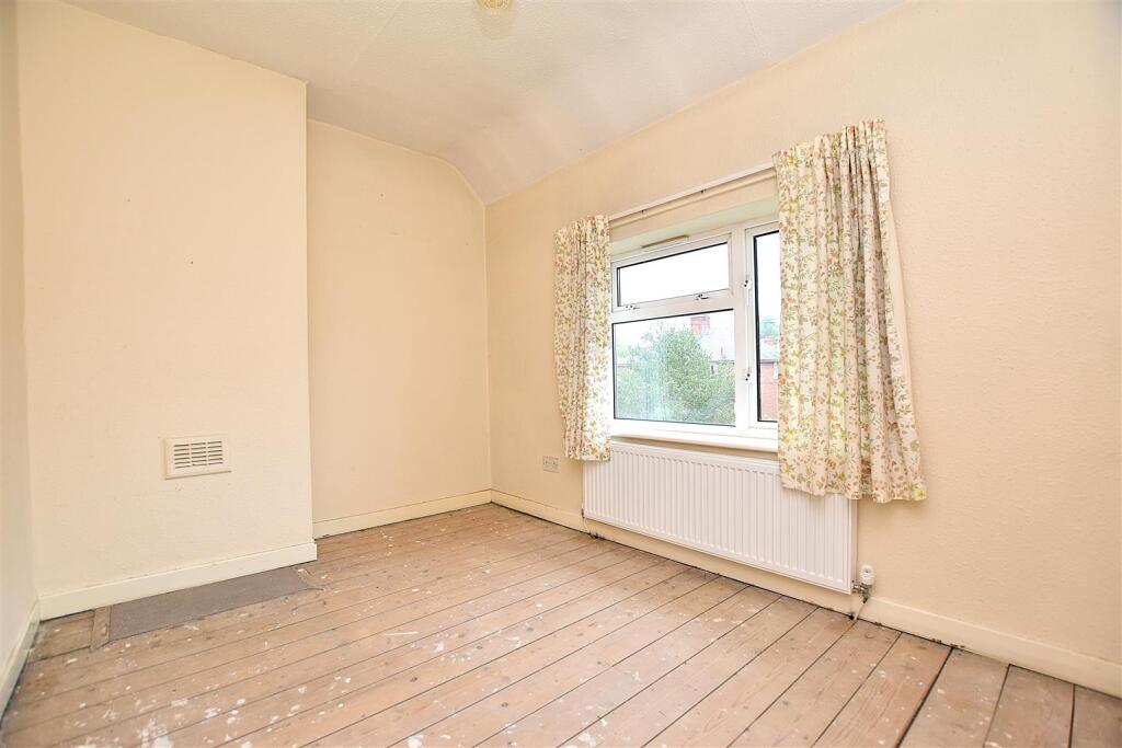 House in Llandudno, Cefn - More
