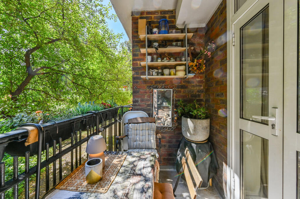 Apartment in London - View 4