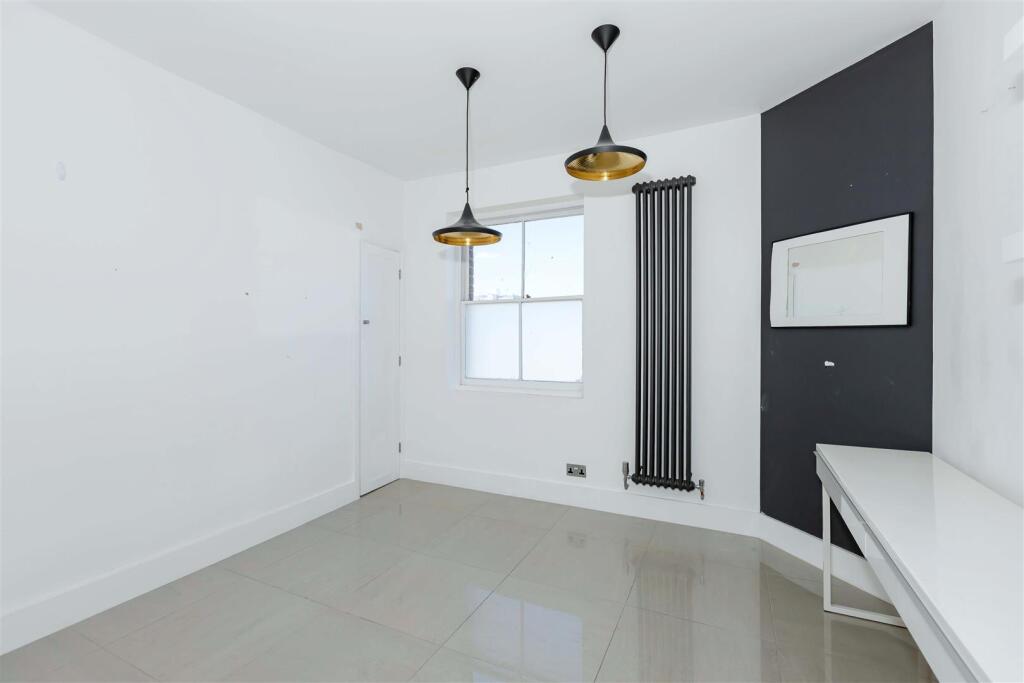Apartment in Worthing, West Sussex - View 4
