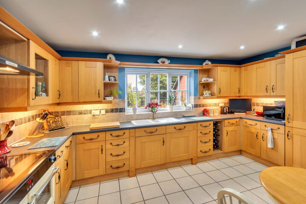 House in Shrewsbury, Oswestry Rural - View 2