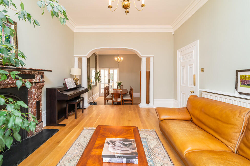 House in London - View 5