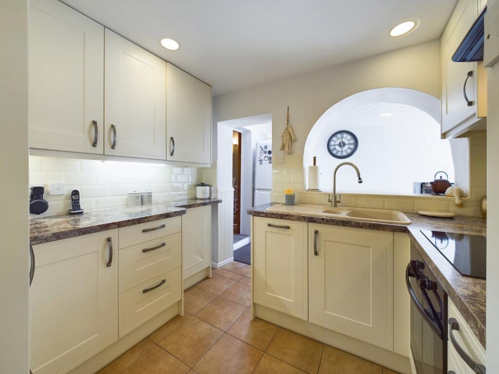 House in Towcester, West Northamptonshire - View 3