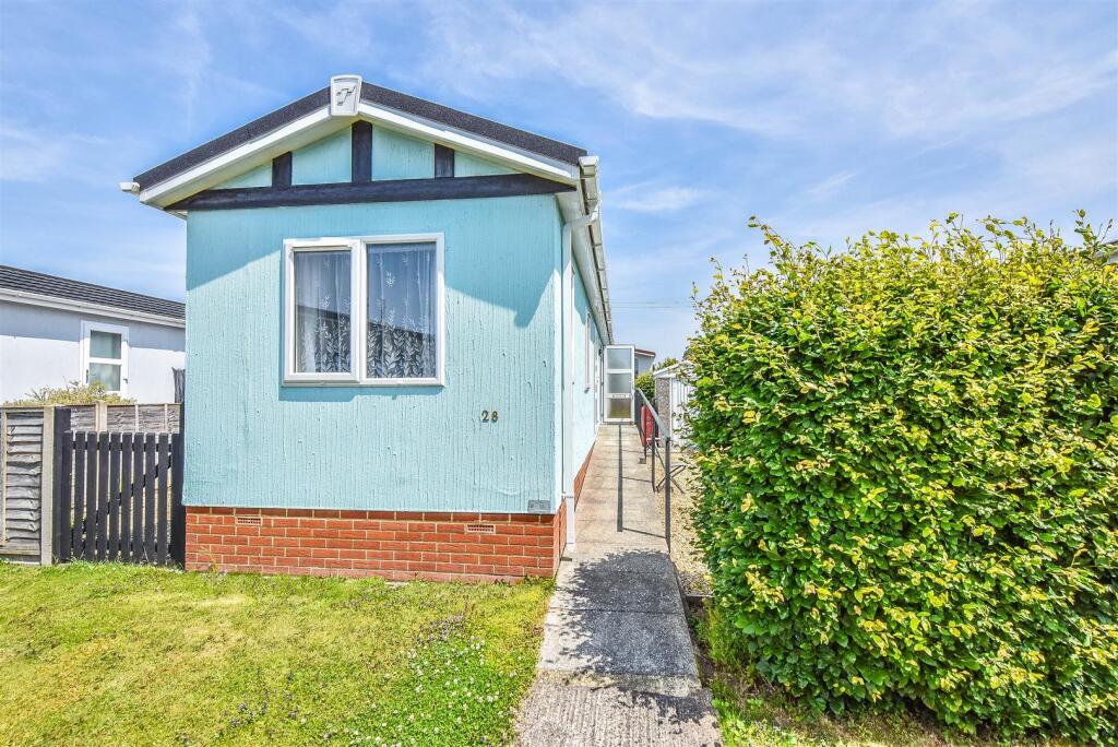 1-bed caravan on Berkeley Vale Park, Berkeley, £90,000