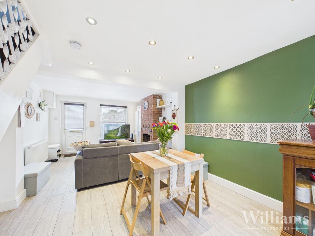 House in Aylesbury, Buckinghamshire - View 3