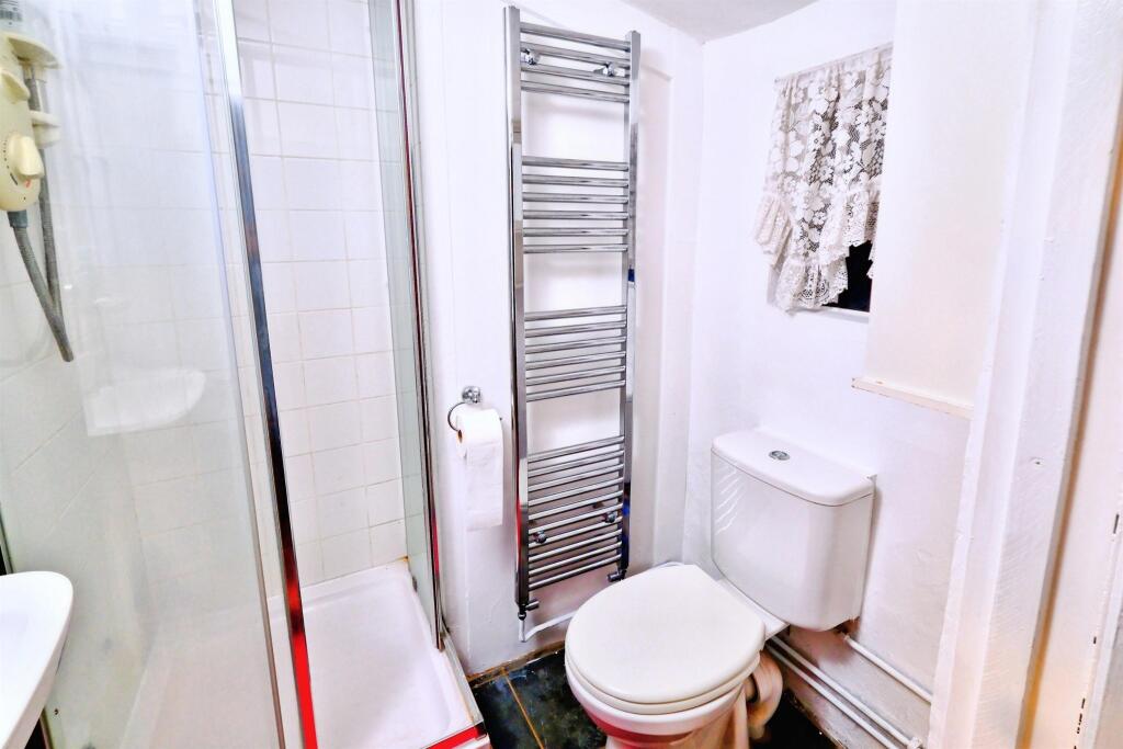 Additional image 14 of High Street, Henstridge, Templecombe