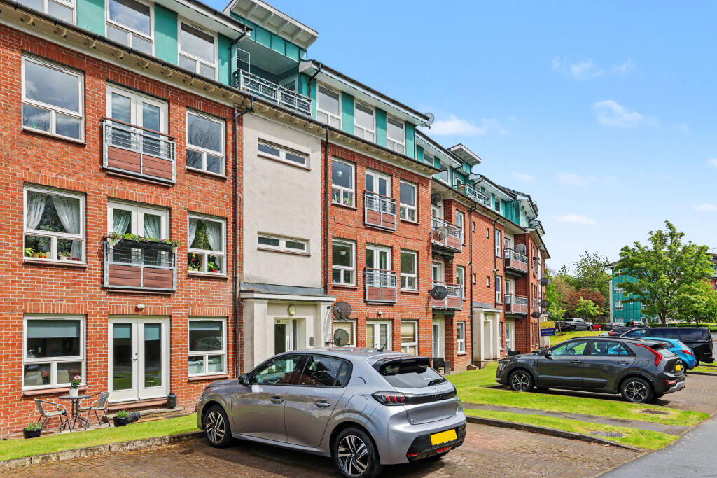 Main image of property: 3/2 52 Strathblane Gardens, Anniesland, G13