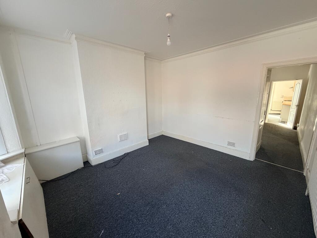 House in Mansfield, Nottinghamshire - View 5