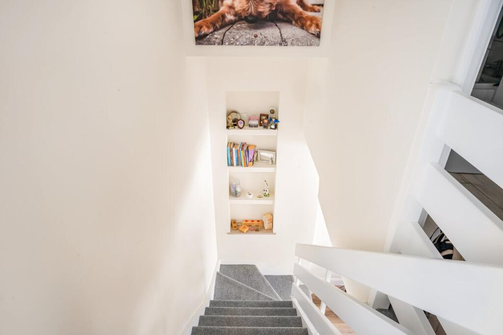 Greenfields Avenue, Alton, Hampshire - More