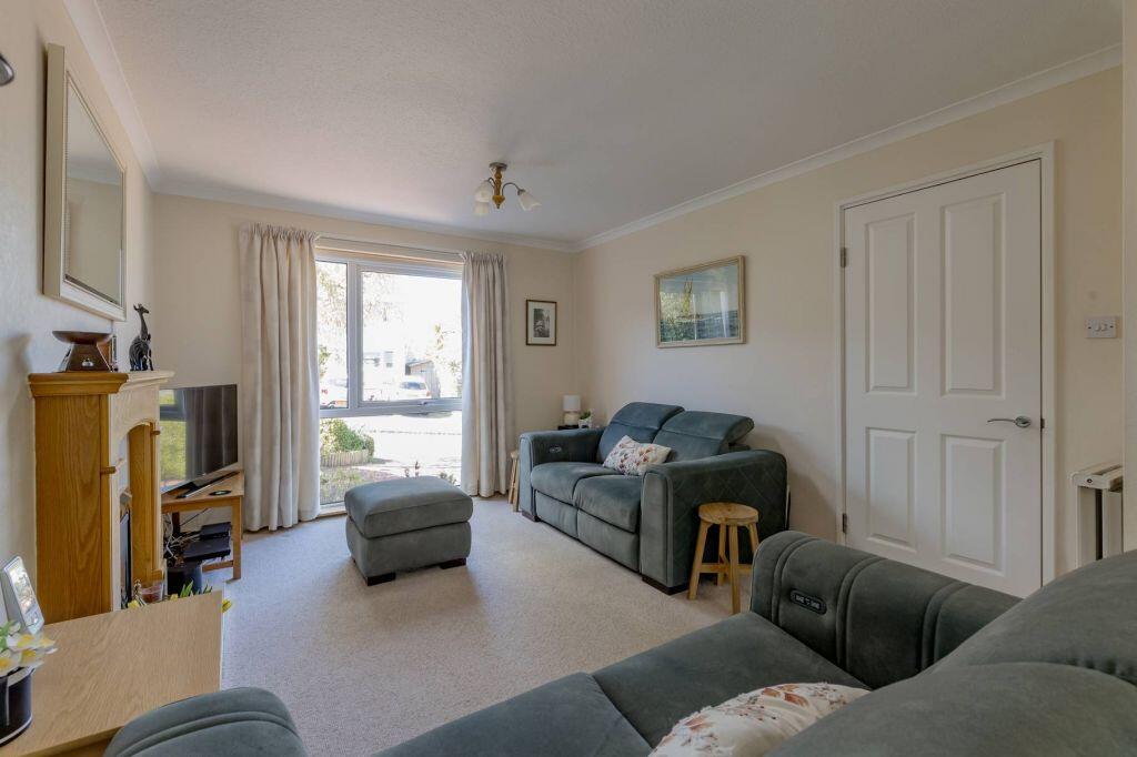 85 Buckstone Crescent, Buckstone, Edinburgh, EH10 6TR photo 2