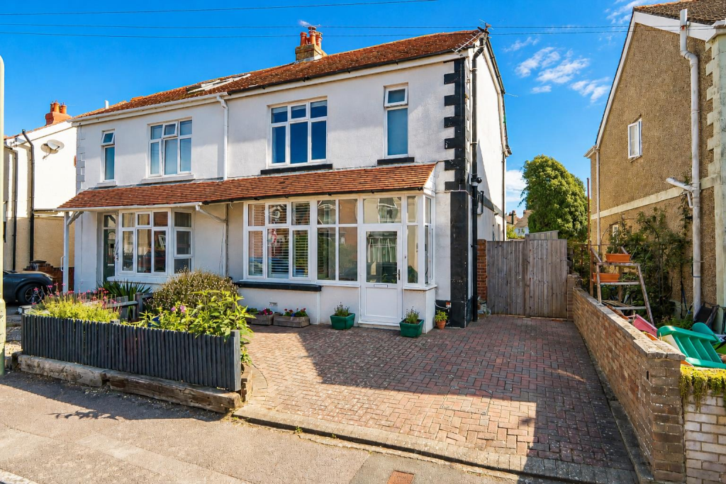 Main image of property: Linden Grove, Alverstoke, Gosport