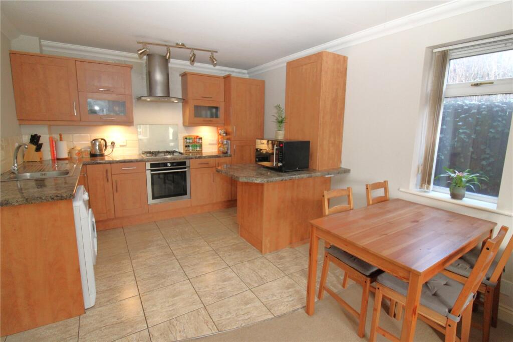 Apartment in Fareham, Hampshire - View 3
