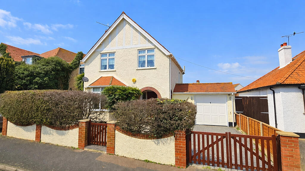 3-bed detached on Grand Drive, Herne Bay, CT6 8LS, £475,000