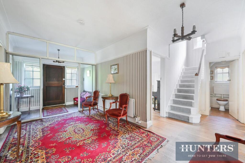 House in Kingston upon Thames - More