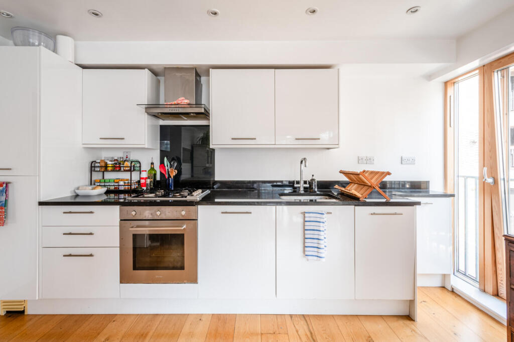 Apartment in London - View 4