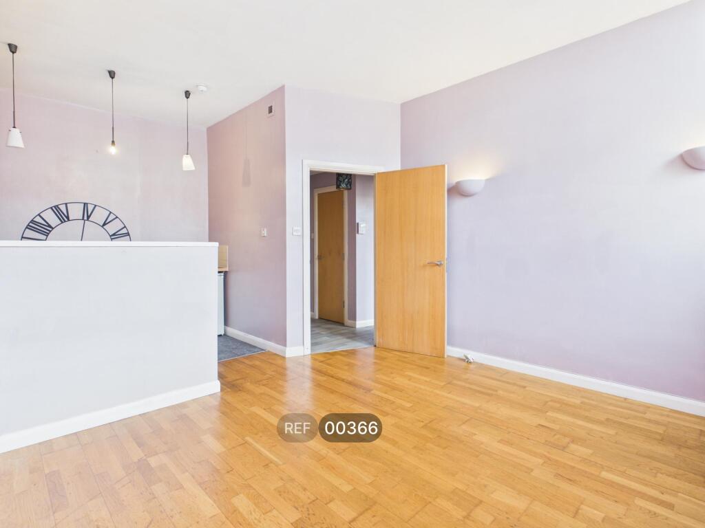 Apartment in Hull, Garrison Side, Old Town - More