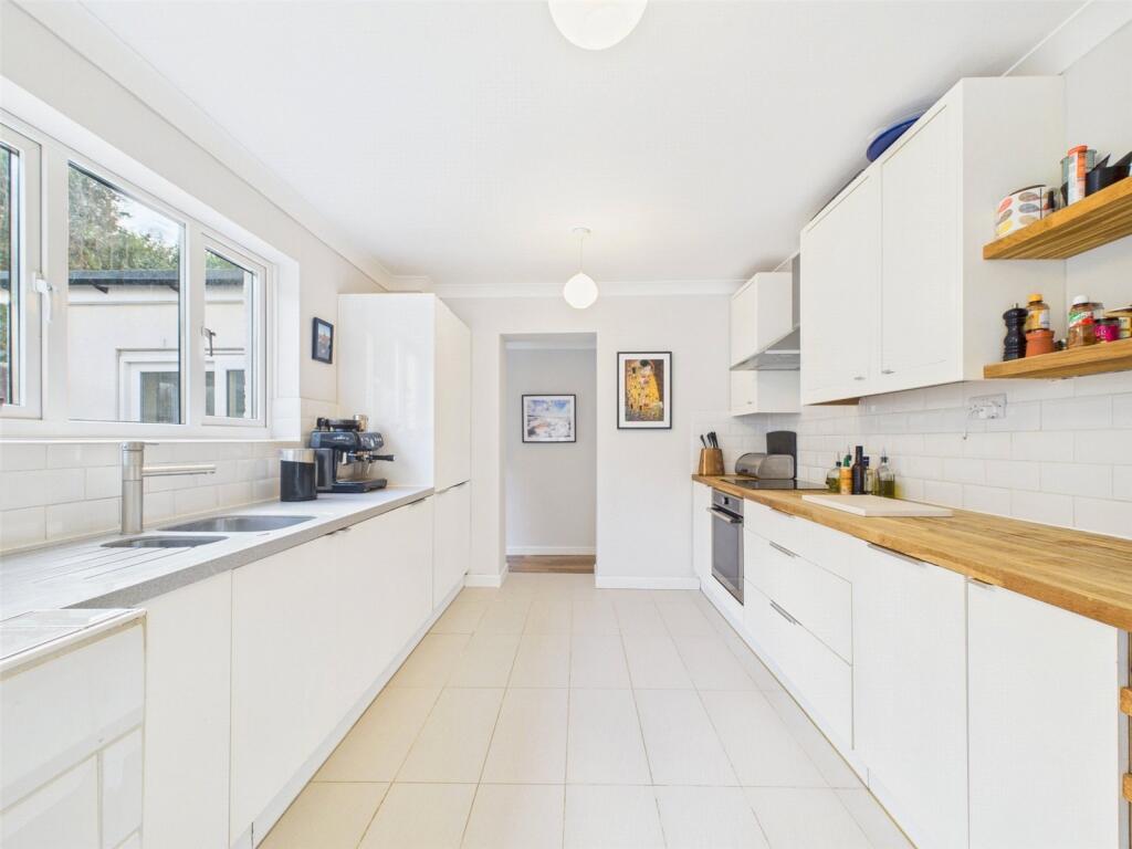 Inglewood Avenue, Bournemouth, Dorset, BH8 - More