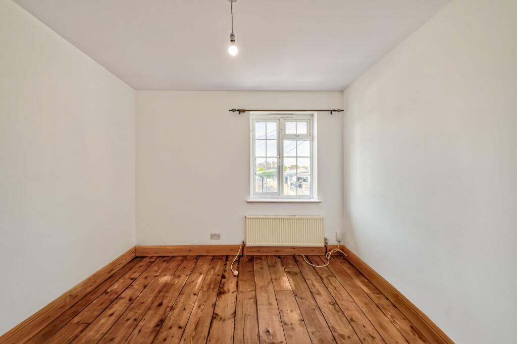 House in Twickenham - View 4