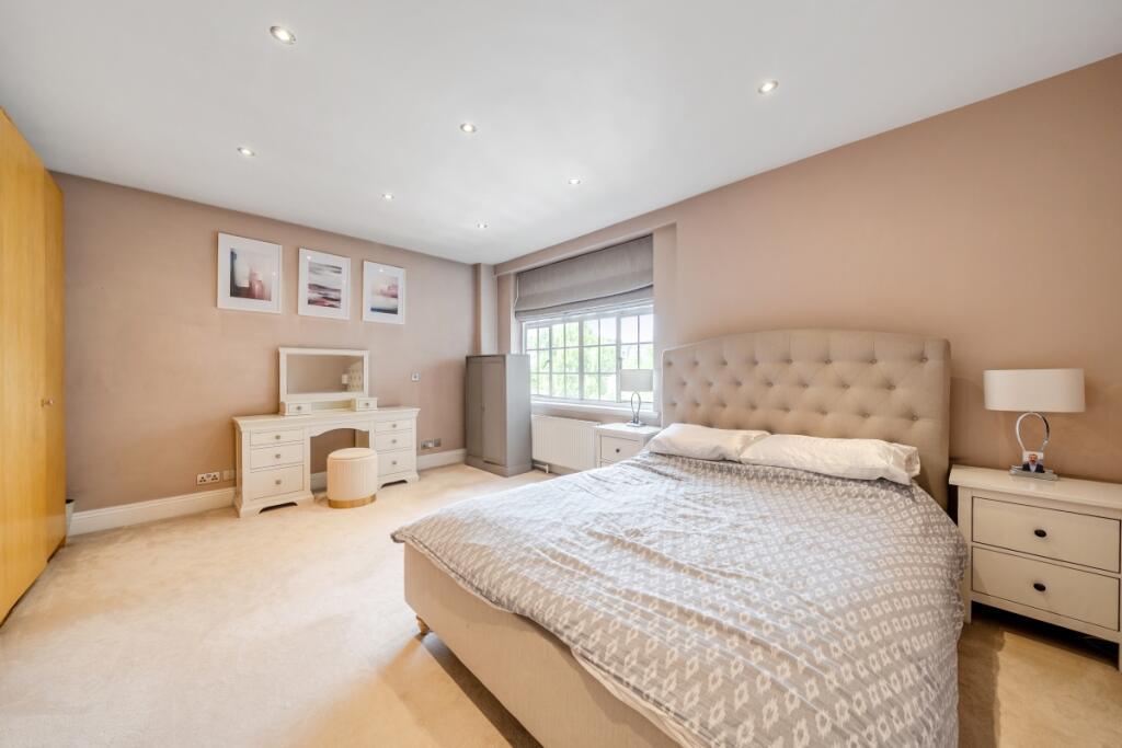 Apartment in London, Lot's Village, Brompton - View 5