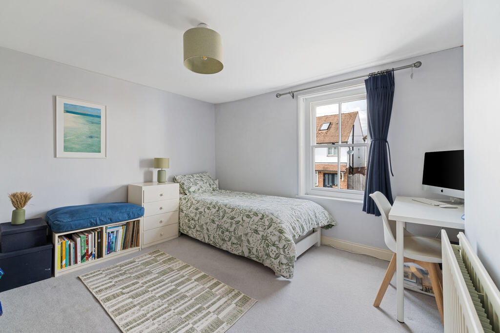 House in Chichester - More