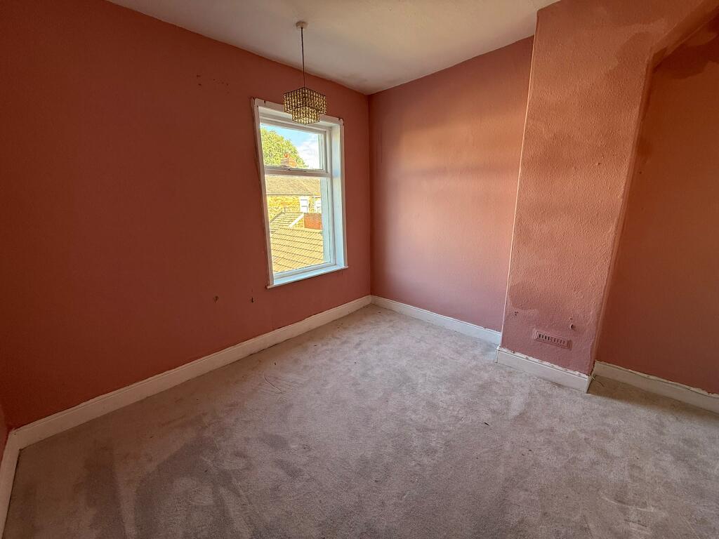 House in Stoke-on-Trent - More