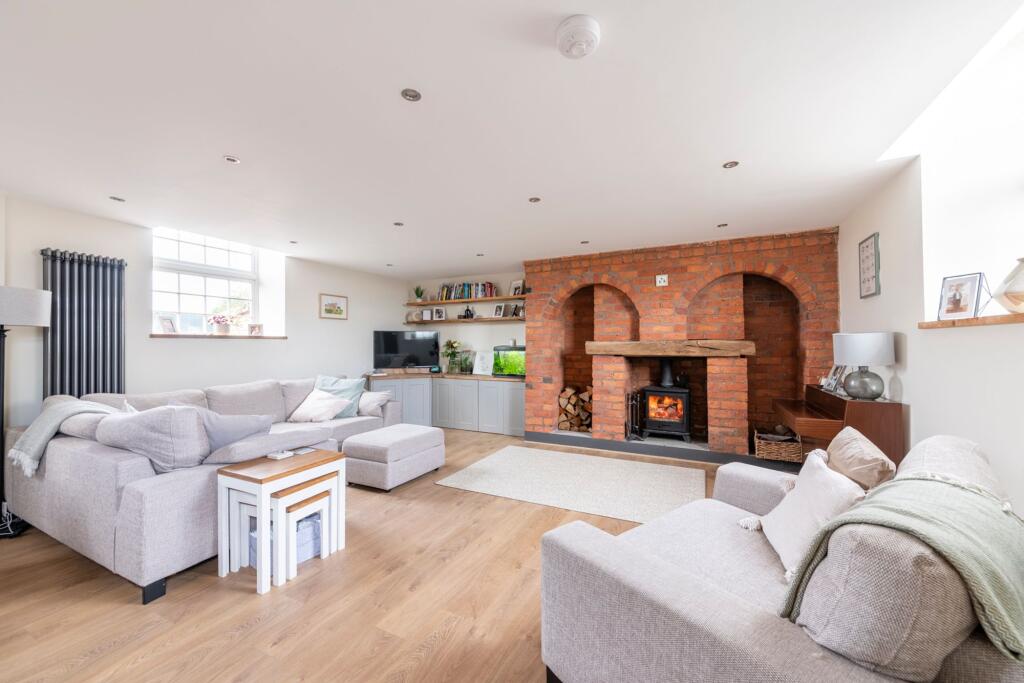 Darland Lane, Rossett, LL12 photo 2
