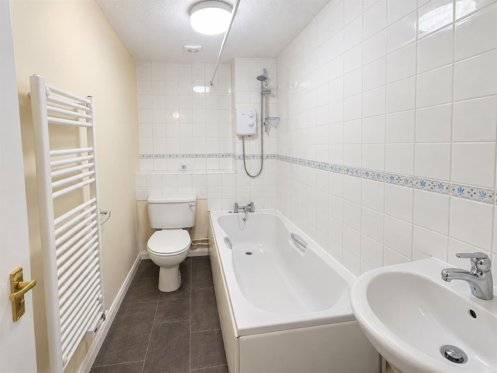 Apartment in Hemel Hempstead - View 5