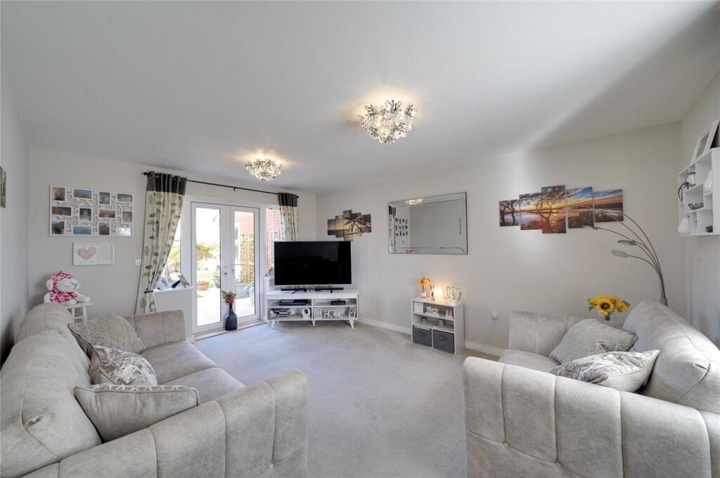 Primrose Drive, Red Lodge, Bury St. Edmunds, Suffolk, IP28 photo 2