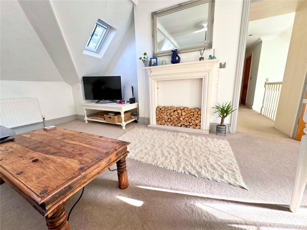 Apartment in Bournemouth, Westbourne - View 3