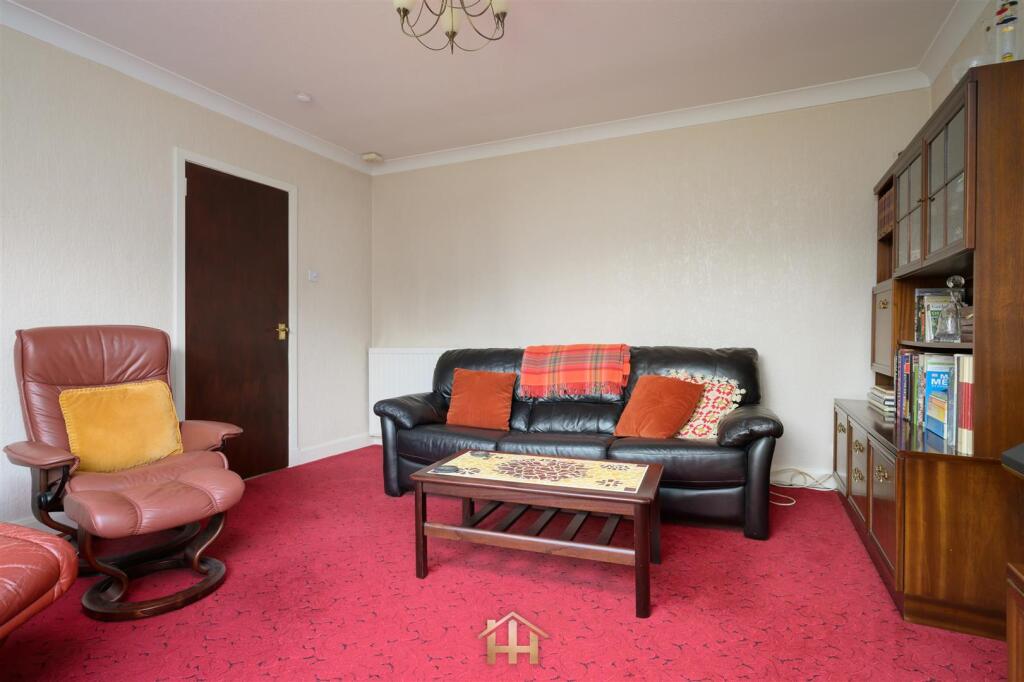 House in Dundee, Perth and Kinross - More