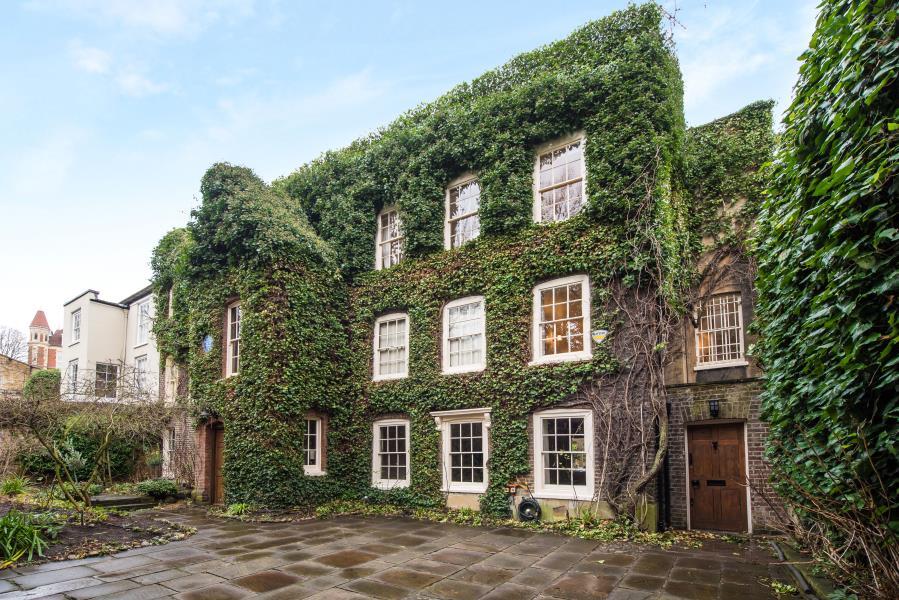 Main image of property: Frognal, Hampstead, NW3