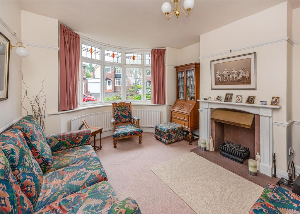 49 Canterbury Road, Penn, Wolverhampton photo 3