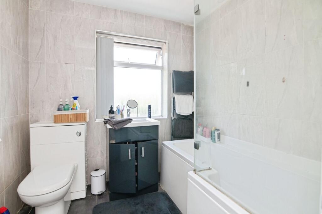 House in Sandwell, West Midlands - View 4