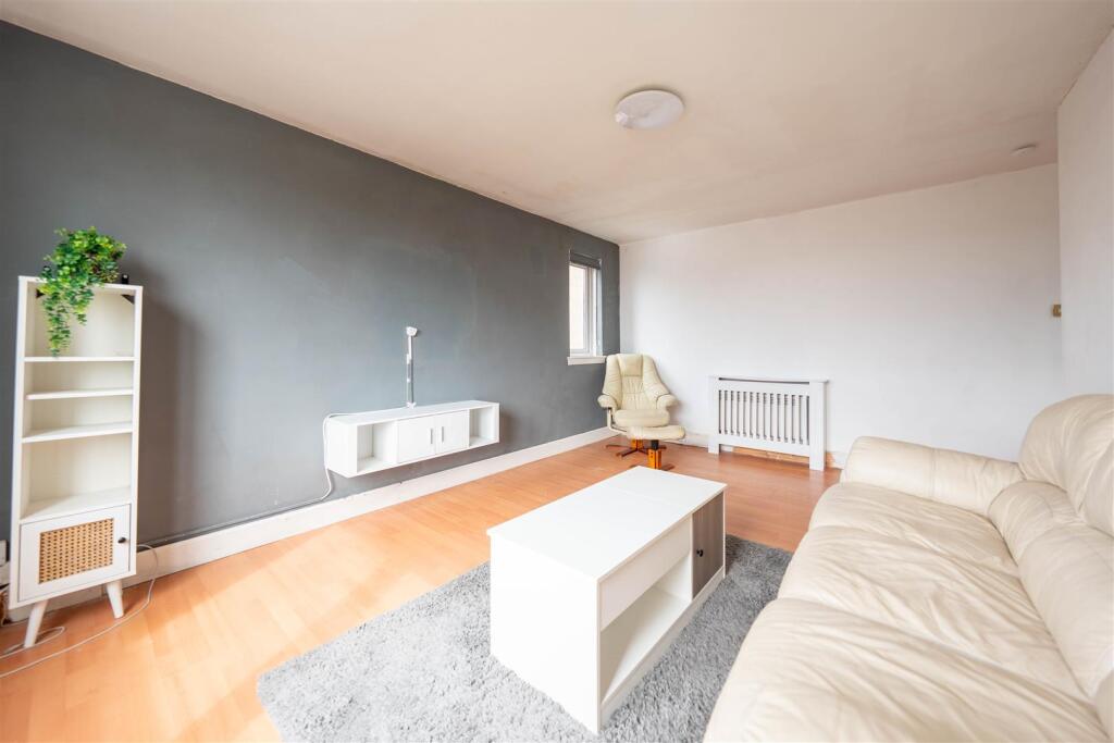 Apartment in Dundee, Ancrum, Lawside - View 4
