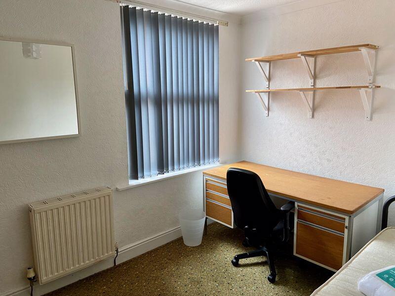 6 bedroom terraced house for rent
