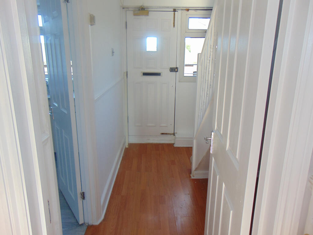 Apartment in London, Custom House, Canning Town - More