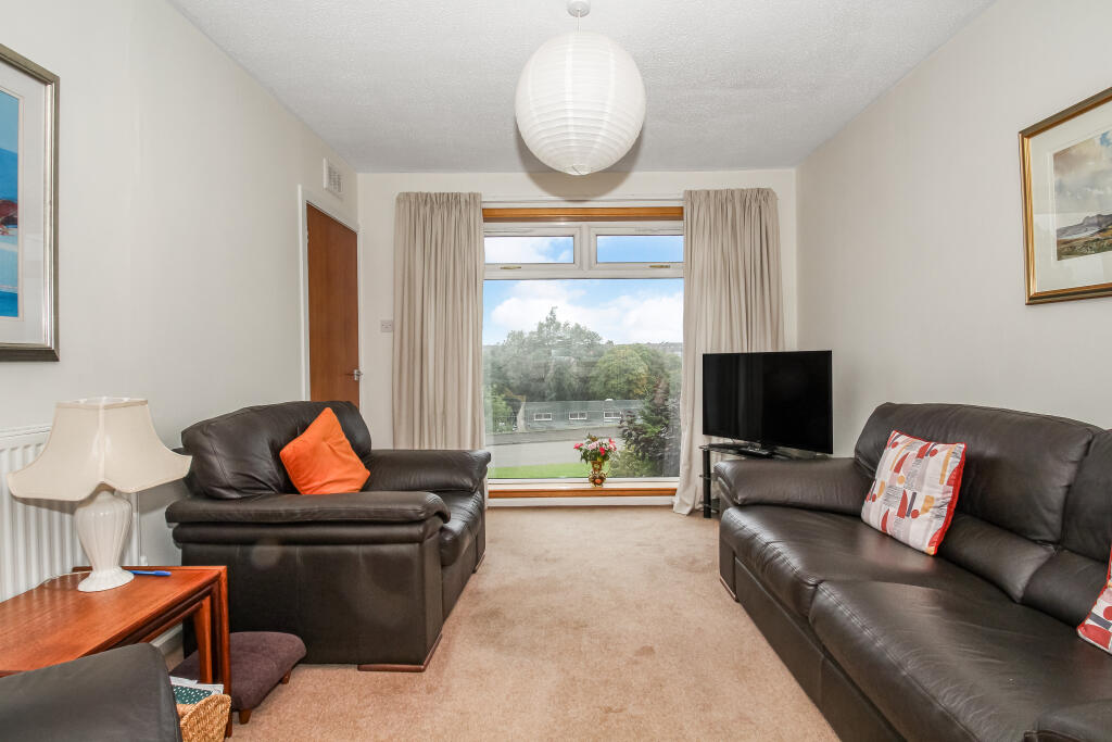 85 Evershed Drive, Dunfermline, Fife, KY11 8RF photo 3