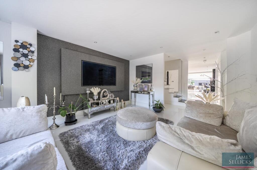 House in Leicester, Evington - More