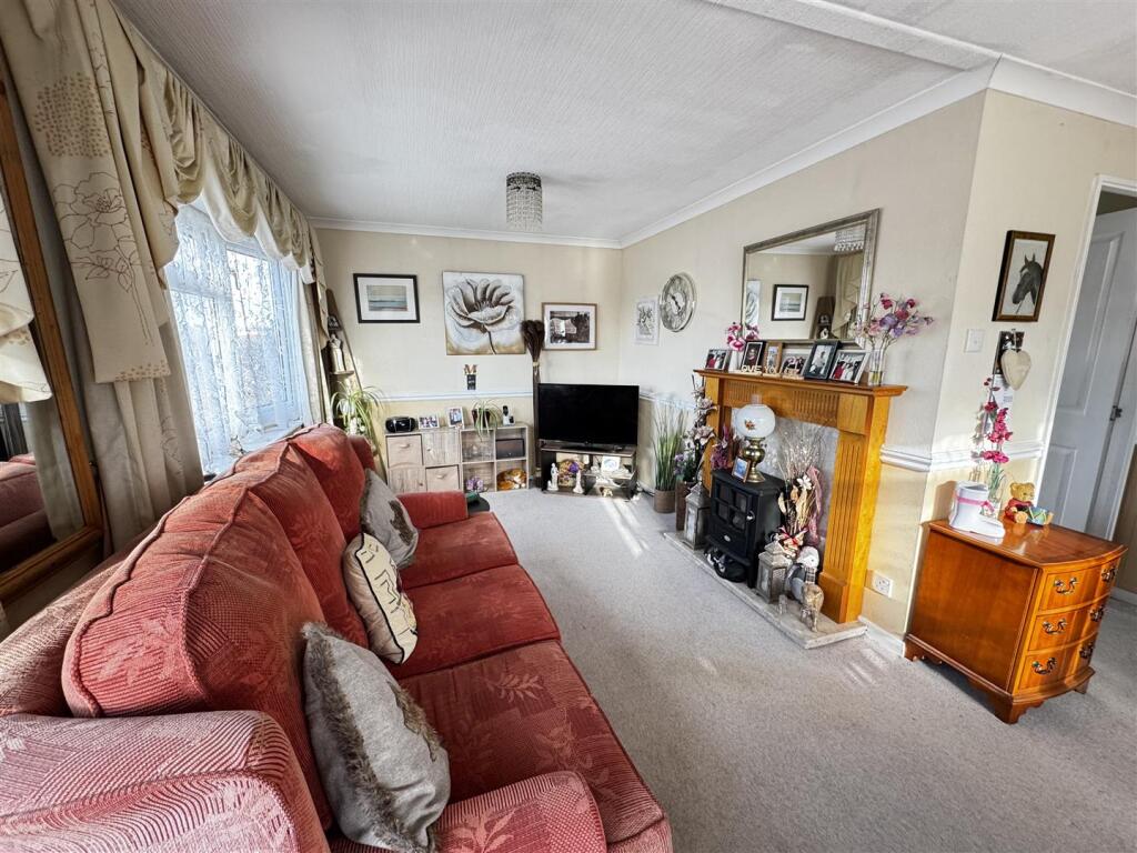 Hillcrest Caravan Site, Manor Road photo 3