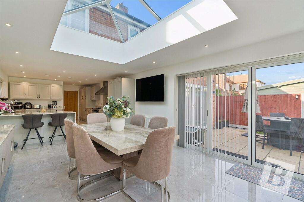 House in Southend-on-Sea - View 4