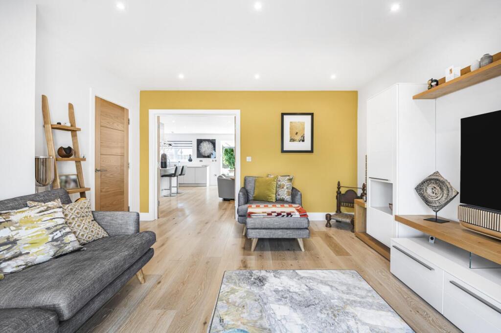 Flint Close, Rotherfield Greys, Henley-On-Thames - View 3