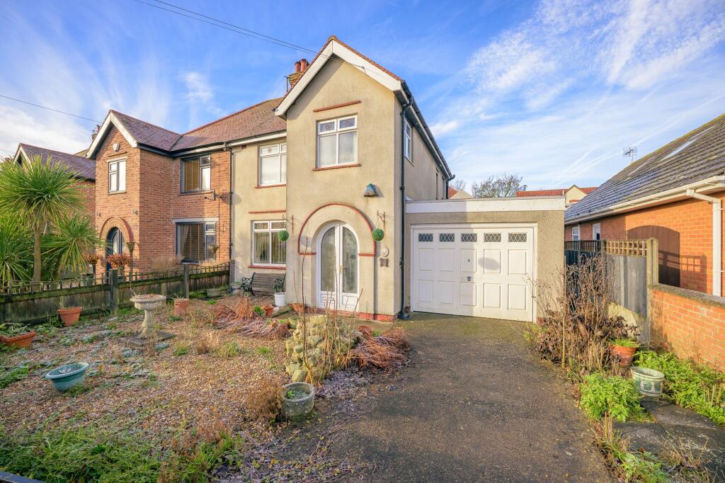 3-bed semi-detached on Hoylake Drive, Skegness, PE25, £189,950