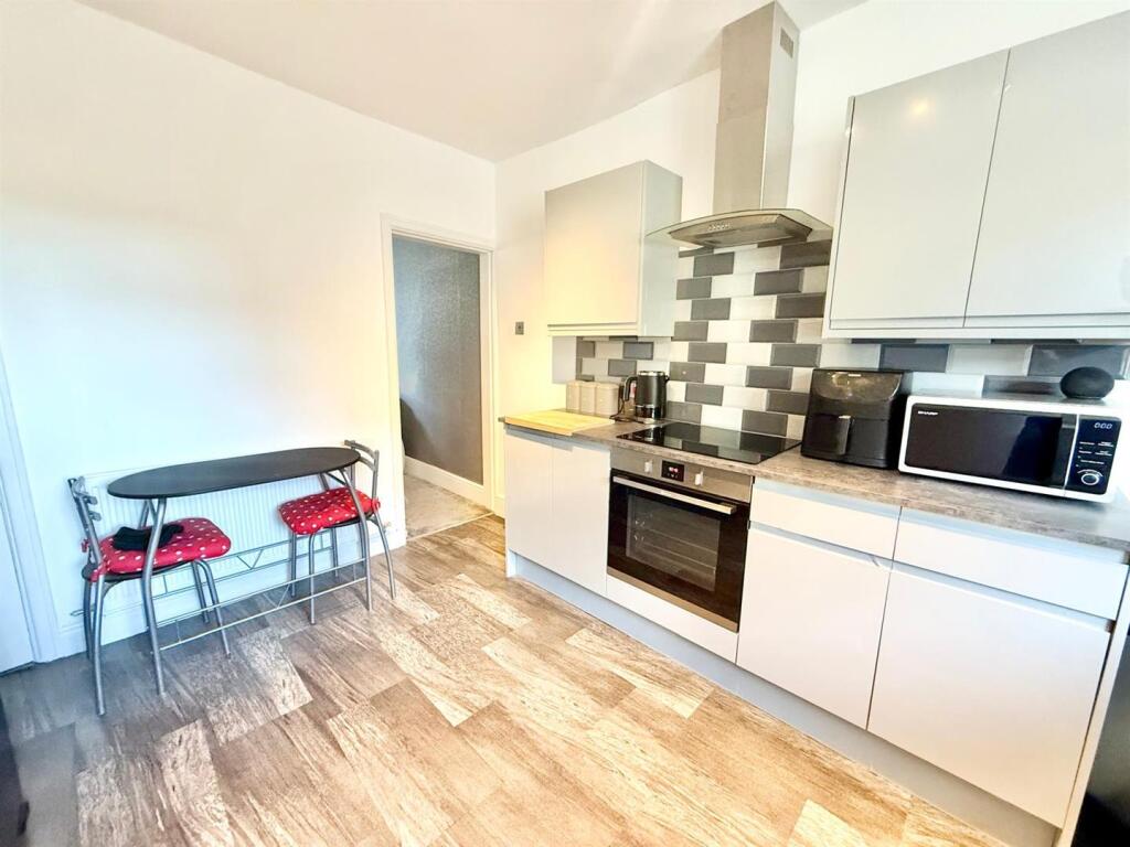 House in Macclesfield, Moss Rose - View 4