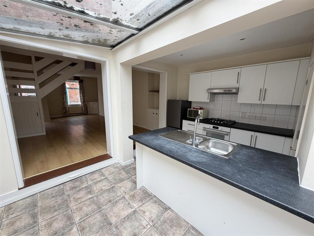House in Salisbury - View 5