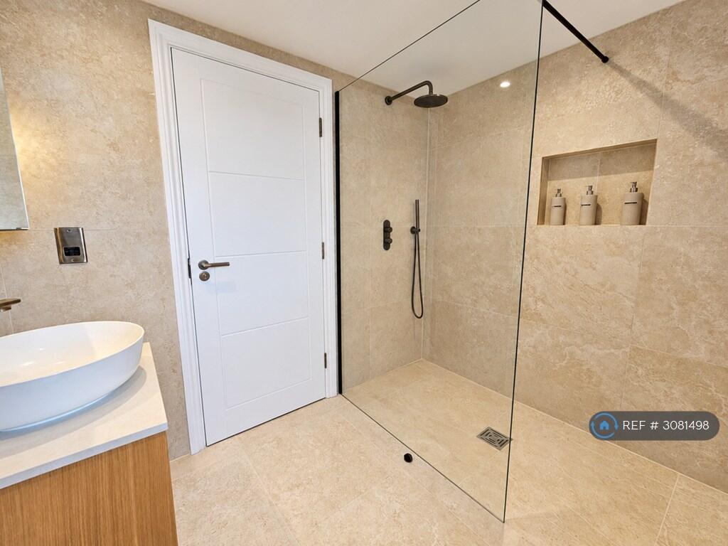 Apartment in Twickenham - View 5